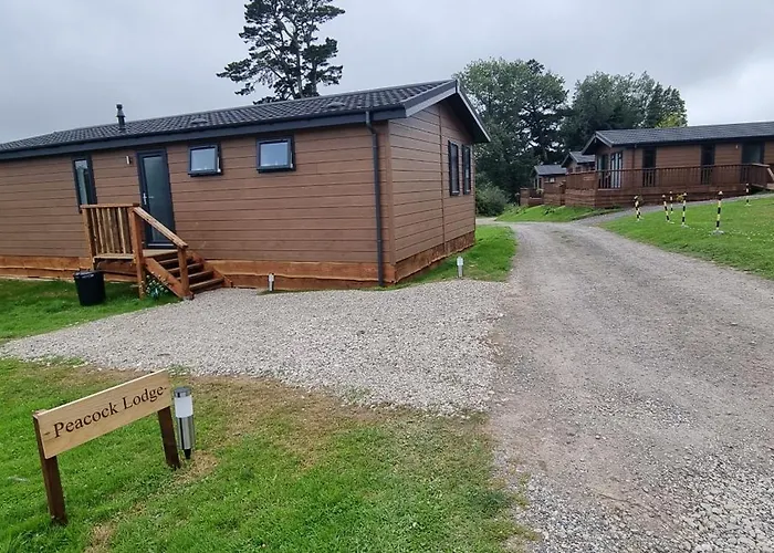 Peacock Lodge - Sleeps 4 - 2 Bedrooms