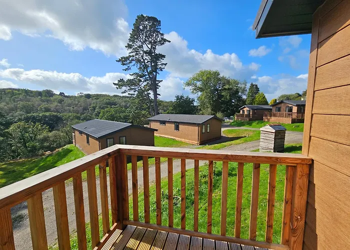 Peacock Lodge - Sleeps 4 - 2 Bedrooms
