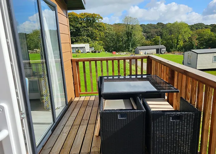 Peacock Lodge - Sleeps 4 - 2 Bedrooms